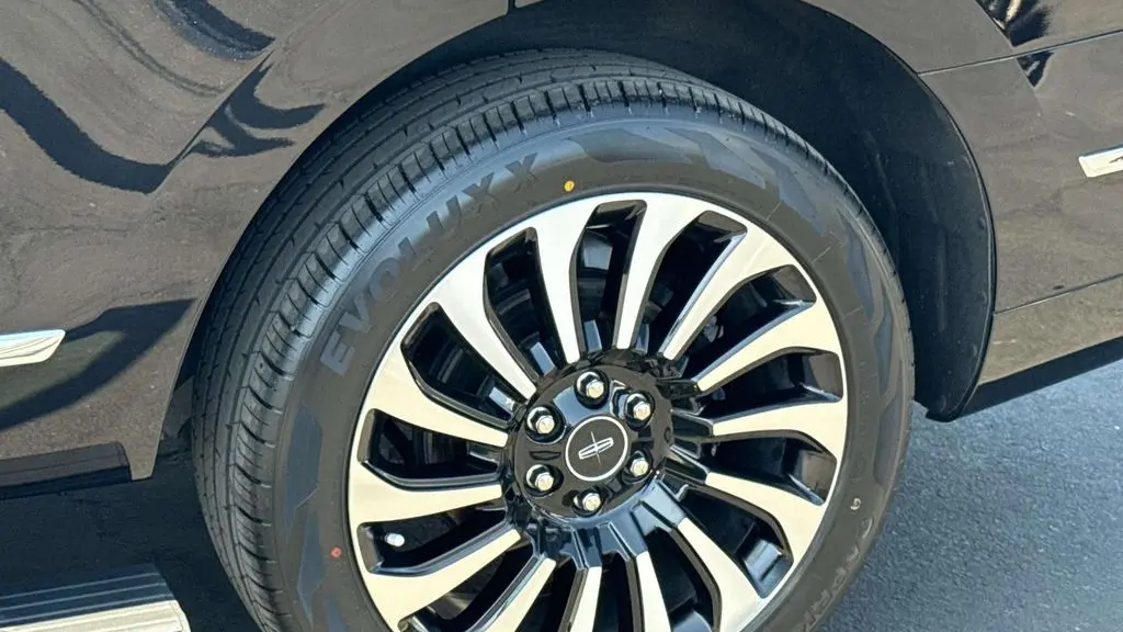 2022 Lincoln Navigator Black Label