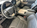 2020 Navigator Thumbnail 9