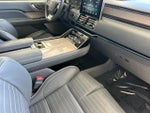 2020 Navigator Thumbnail 16