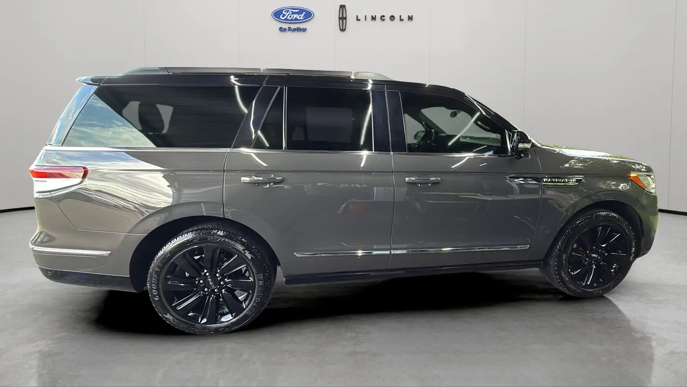 2022 Lincoln Navigator Black Label