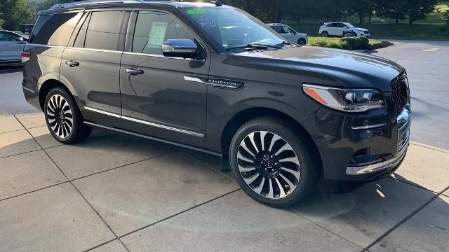 2022 Lincoln Navigator Black Label