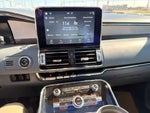 2019 Navigator Thumbnail 16