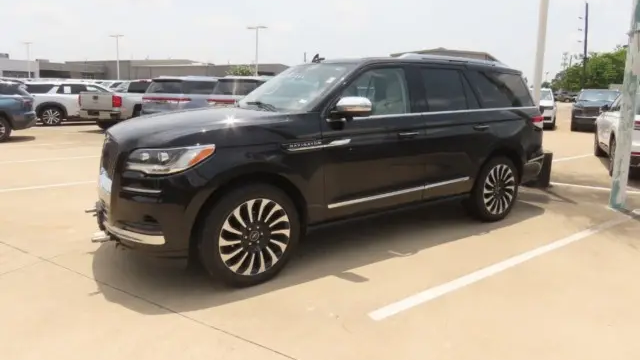 2022 Lincoln Navigator Black Label