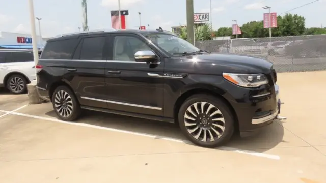 2022 Lincoln Navigator Black Label