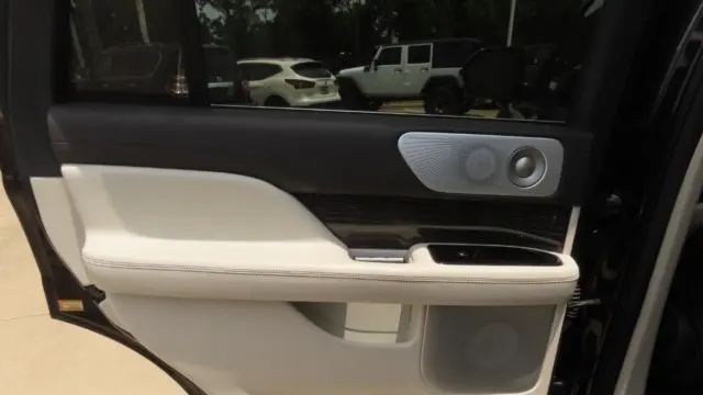 2022 Lincoln Navigator Black Label