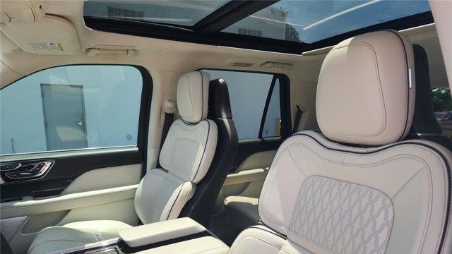 2022 Lincoln Navigator Black Label
