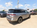 2022 Navigator Thumbnail 9