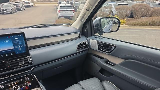 2022 Lincoln Navigator Black Label