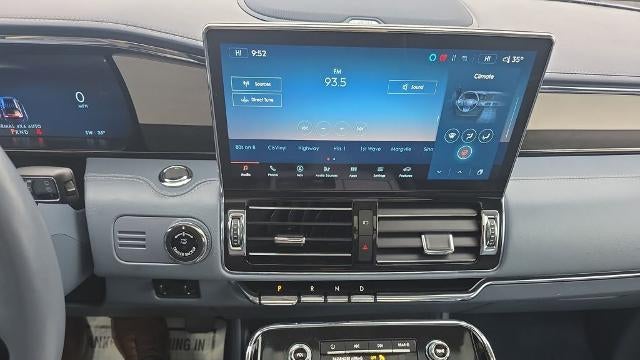 2022 Lincoln Navigator Black Label