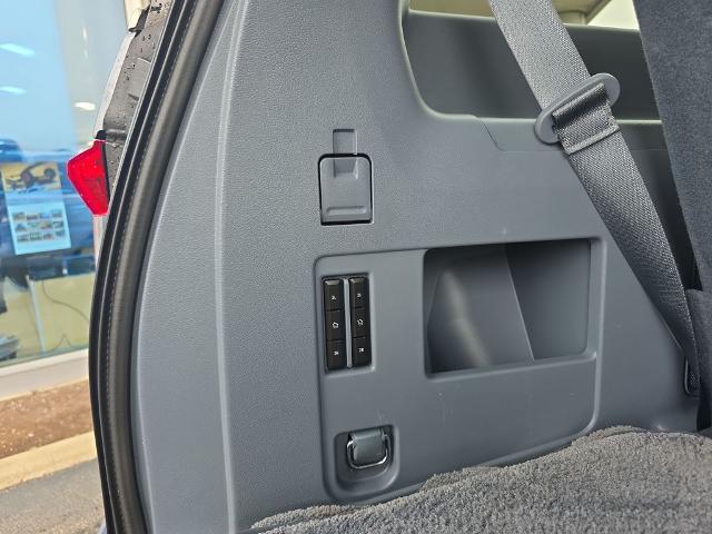 2022 Lincoln Navigator - $60,369