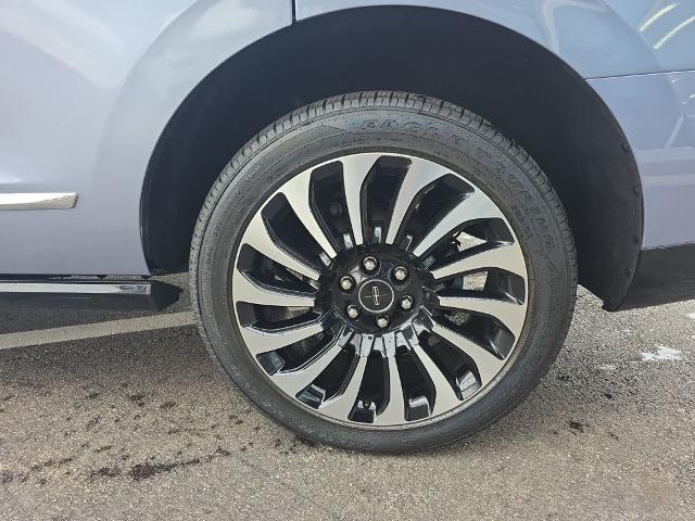 2022 Lincoln Navigator - $60,369