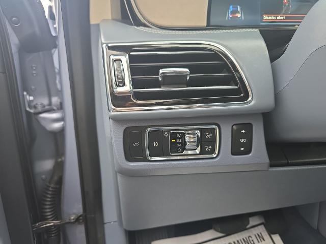 2022 Lincoln Navigator - $60,369