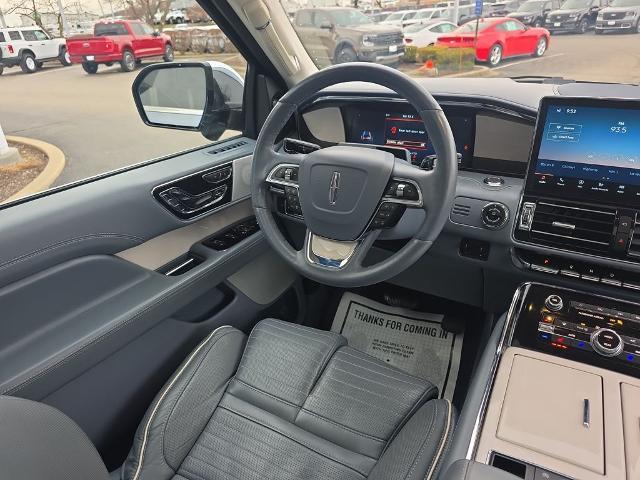 2022 Lincoln Navigator - $60,369