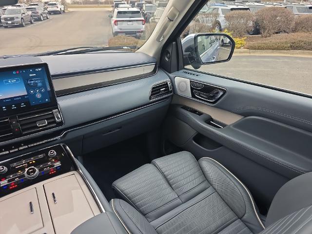 2022 Lincoln Navigator - $60,369