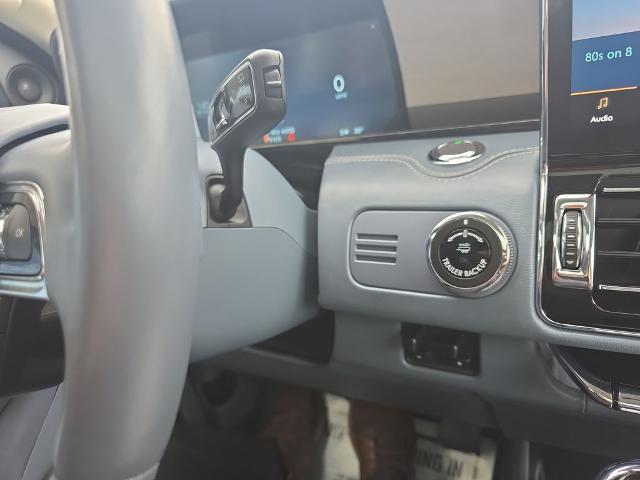 2022 Lincoln Navigator - $60,369