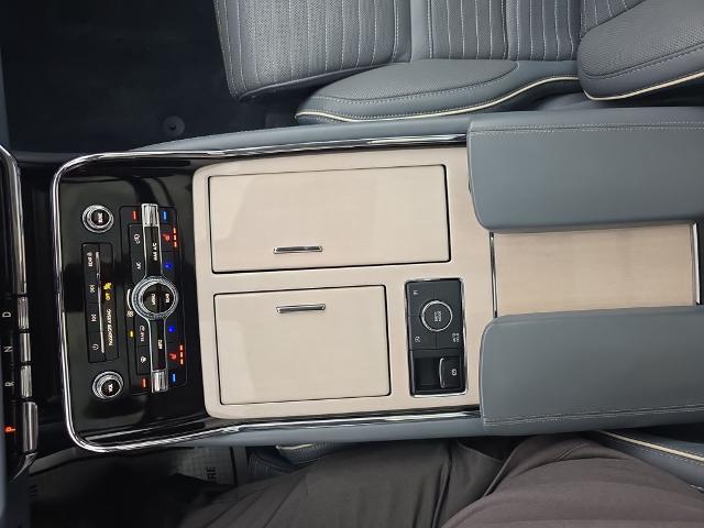 2022 Lincoln Navigator - $60,369