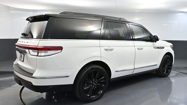 2022 Lincoln Navigator Black Label