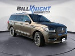 2019 Navigator Thumbnail 7