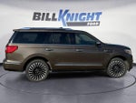 2019 Navigator Thumbnail 6