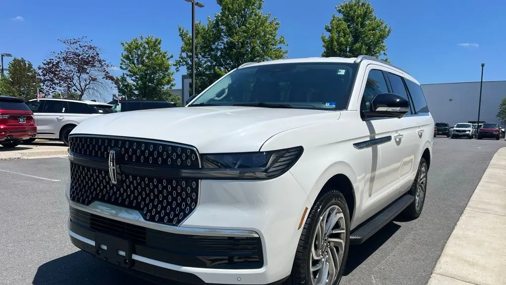 2026 Lincoln Navigator Premiere