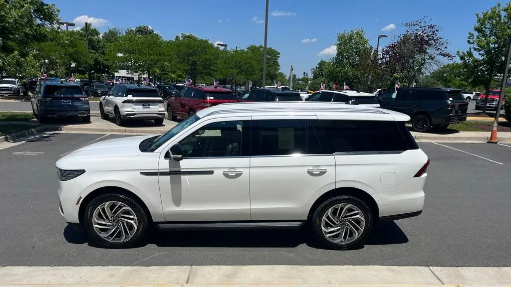 2026 Lincoln Navigator Premiere