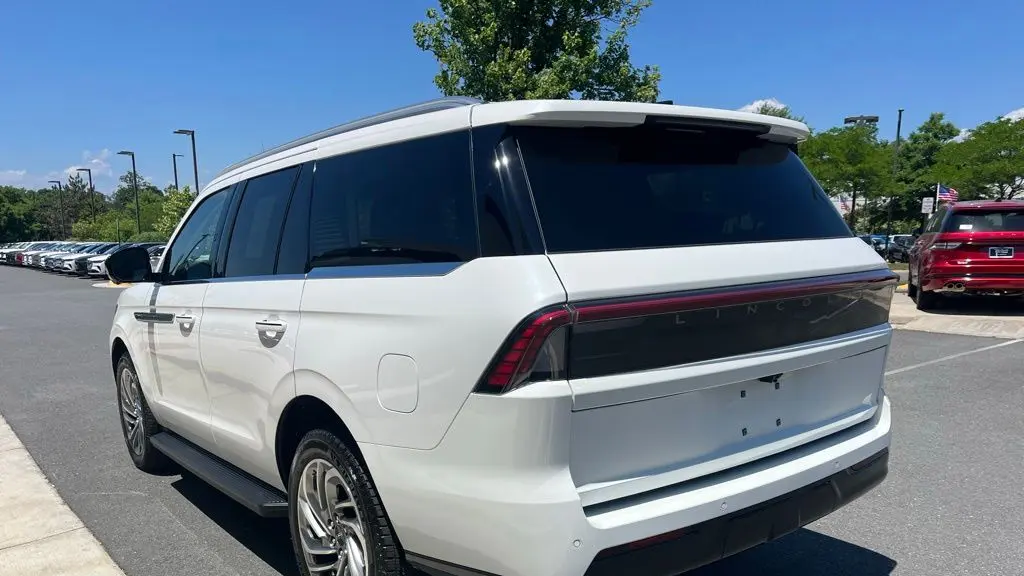2026 Lincoln Navigator Premiere