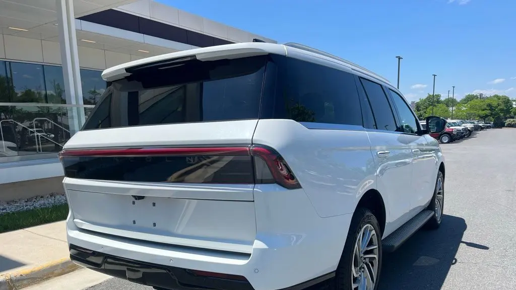 2026 Lincoln Navigator Premiere