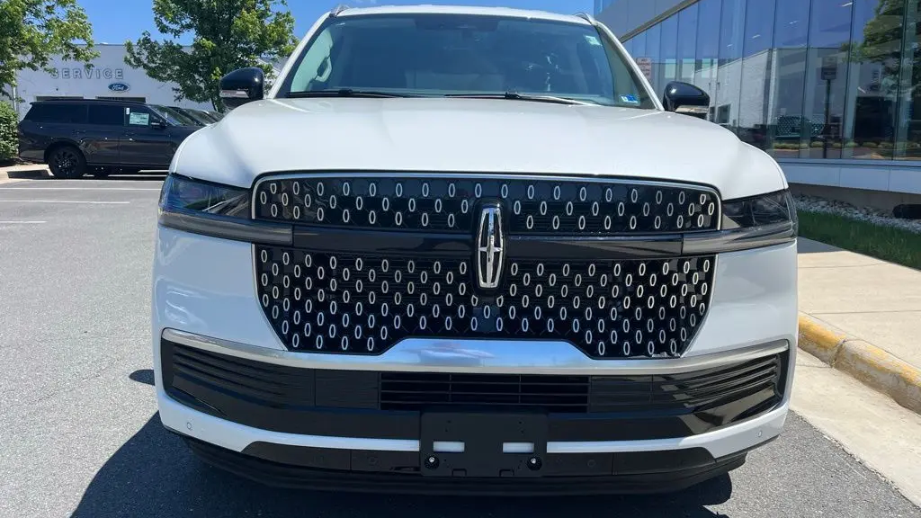 2026 Lincoln Navigator Premiere