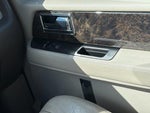 2015 Navigator L Thumbnail 23