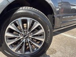 2015 Navigator L Thumbnail 29