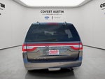 2015 Navigator L Thumbnail 4