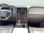 2015 Navigator L Thumbnail 21