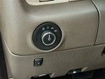 2017 Navigator L Thumbnail 10
