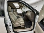 2017 Navigator L Thumbnail 32