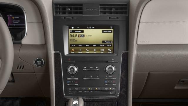 2015 Lincoln Navigator L Base