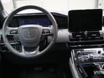 2019 Navigator L Thumbnail 8