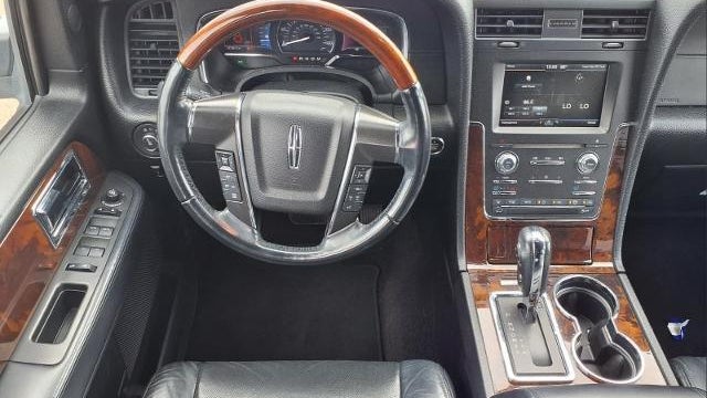 2015 Lincoln Navigator L Base
