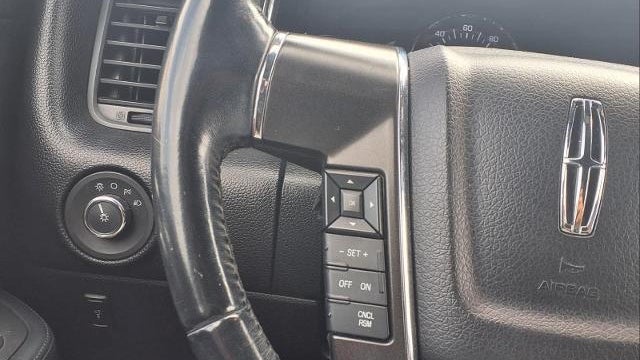 2015 Lincoln Navigator L Base