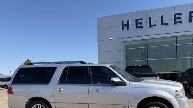 2014 Lincoln Navigator L Base
