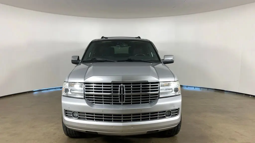 2012 Lincoln Navigator L Base