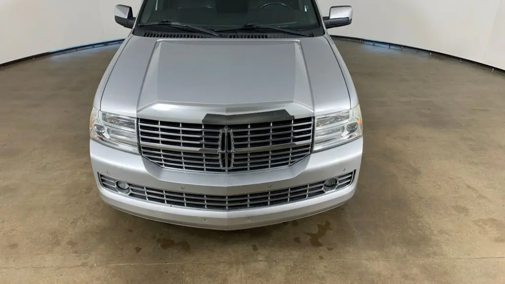 2012 Lincoln Navigator L Base
