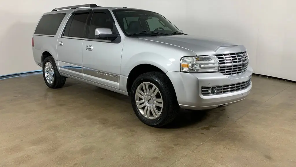 2012 Lincoln Navigator L Base