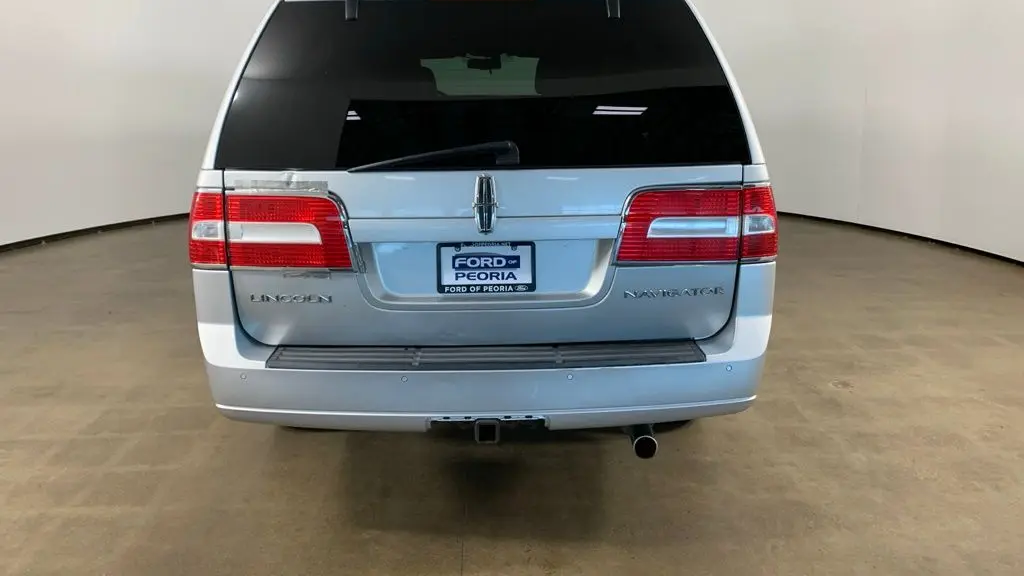 2012 Lincoln Navigator L Base