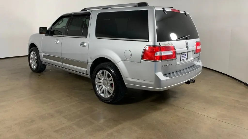 2012 Lincoln Navigator L Base
