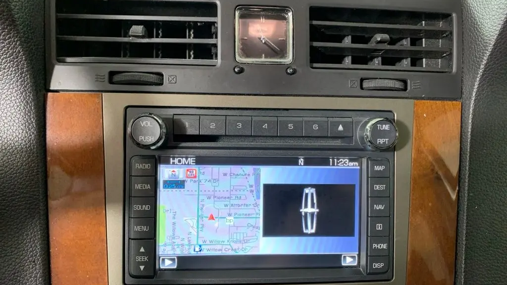 2012 Lincoln Navigator L Base