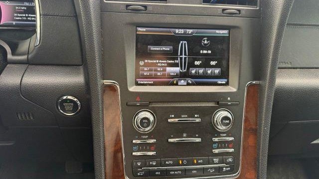 2015 Lincoln Navigator L Base