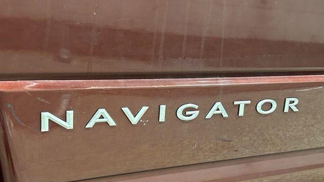 2015 Lincoln Navigator L Base