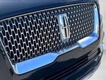 2018 Navigator L Thumbnail 4