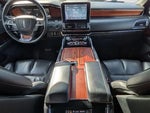 2018 Navigator L Thumbnail 24