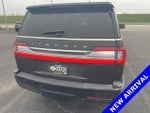 2018 Navigator L Thumbnail 3